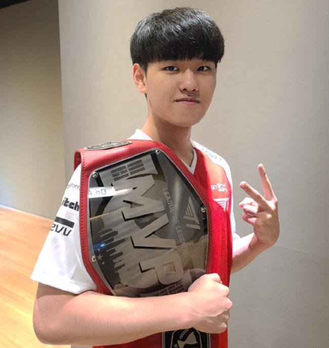 覆盖冰岩混 覆盖冰岩混